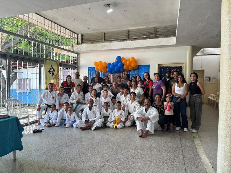 Atletas, entrenadores y representantes durante el examen de Aragua 2025