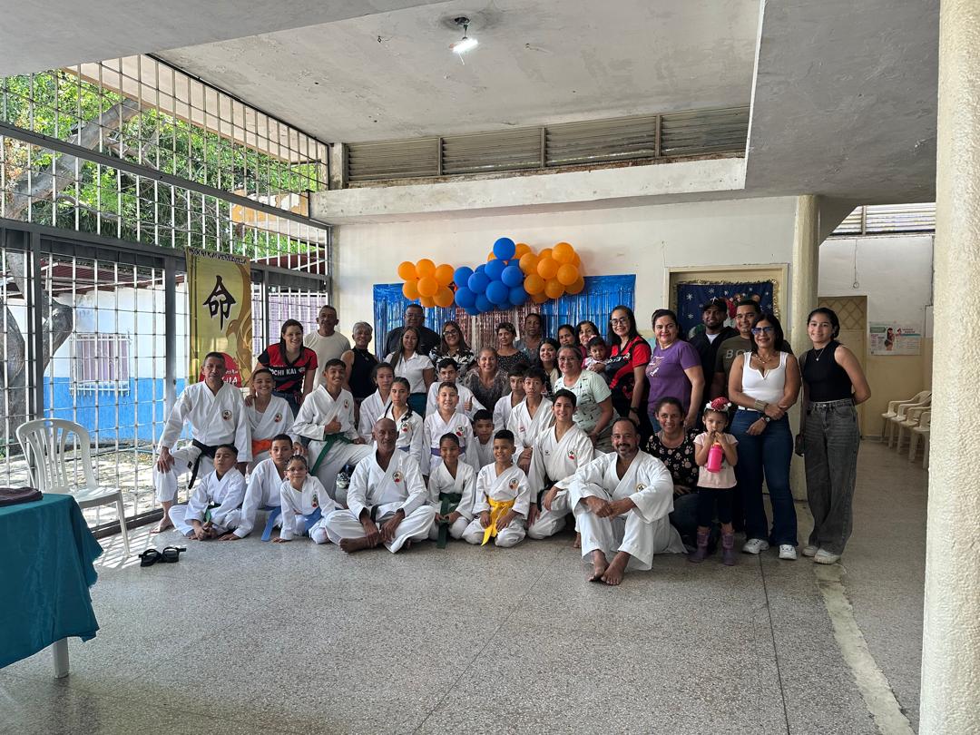 Atletas, entrenadores y representantes durante el examen de Aragua 2025