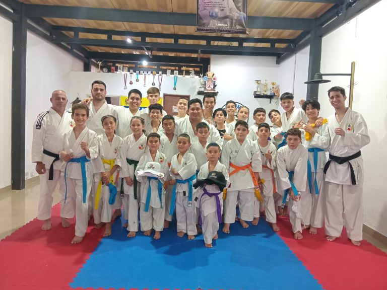 Atletas que ascendieron en el examen de diciembre en Merida 2025