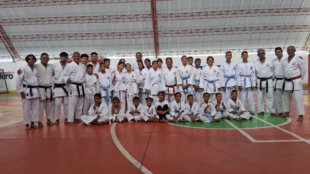 Atletas y evaluadores del primer bloque