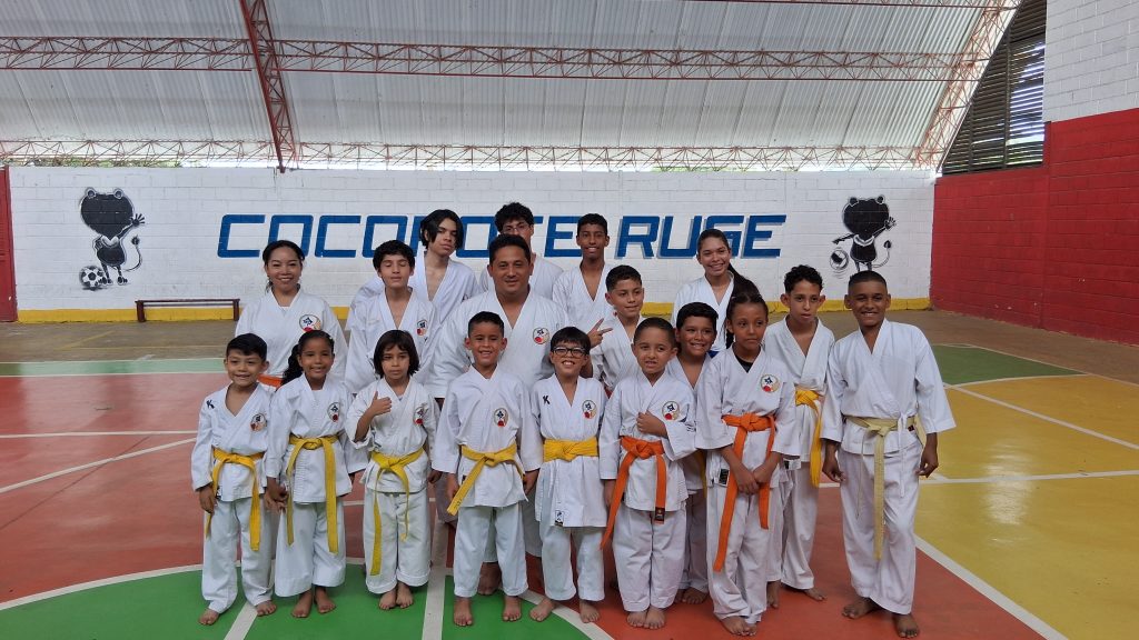 Atletas del segundo bloque junto con el Kioshy Rafael